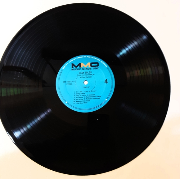 Records Easy Trumpet Solos with music book - Picture 12 of 16